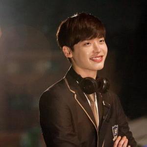 演员六月个人资料,影视界璀璨新星，多才多艺的青春偶像